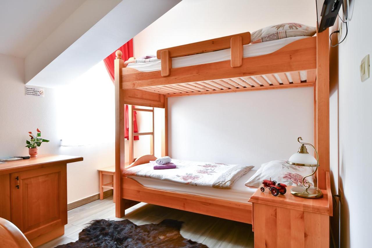Farm Stay Peternelj إليرسكا بسترتشا الغرفة الصورة