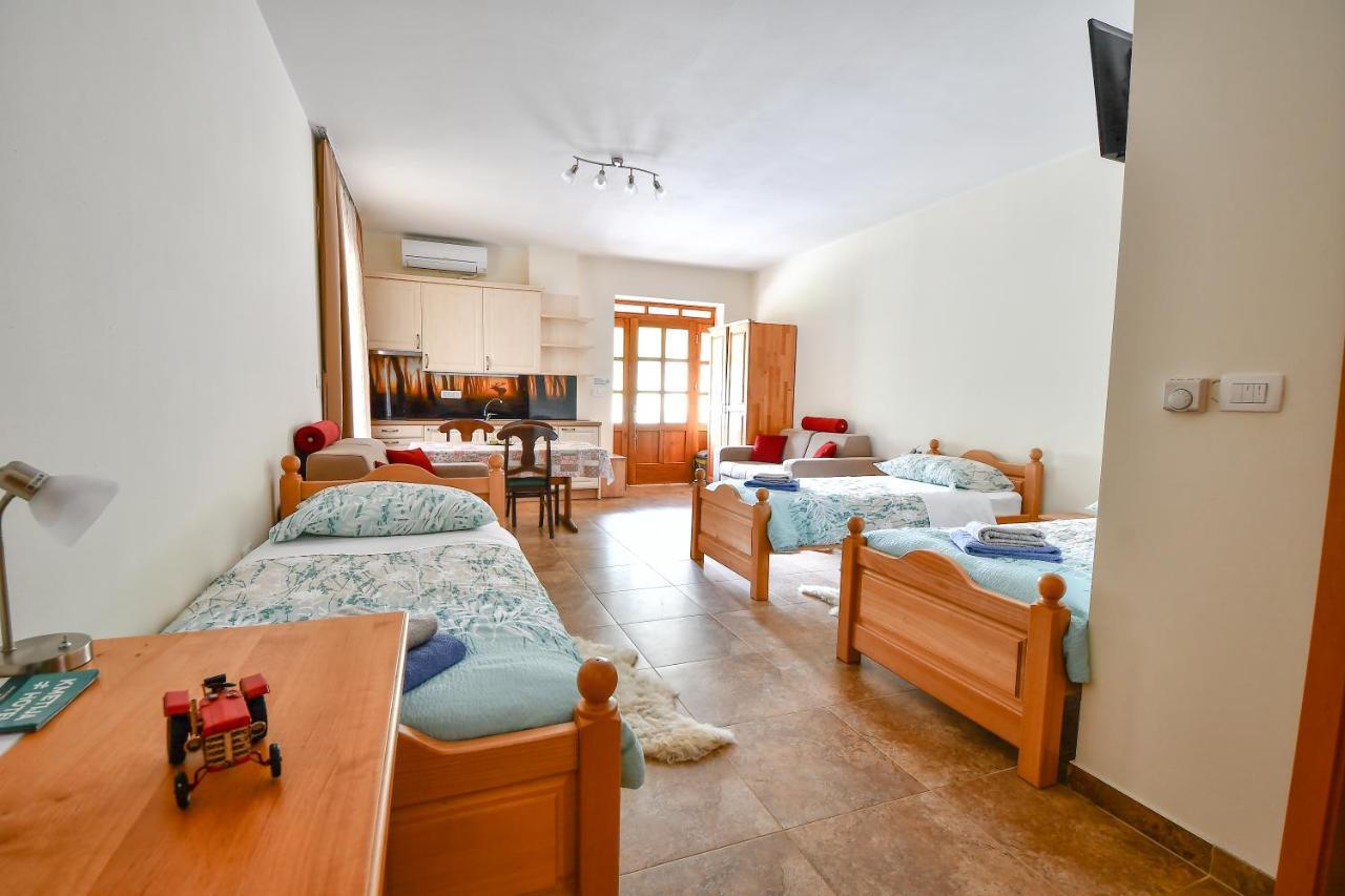 Farm Stay Peternelj إليرسكا بسترتشا الغرفة الصورة