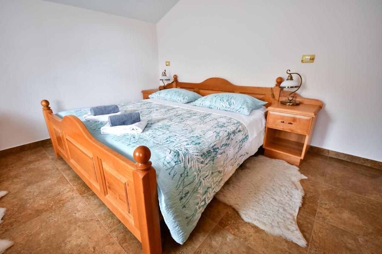 Farm Stay Peternelj إليرسكا بسترتشا الغرفة الصورة